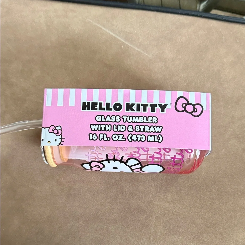 Hello Kitty Pink Glass Tumbler with Straw and Lid - Picture 4 of 4